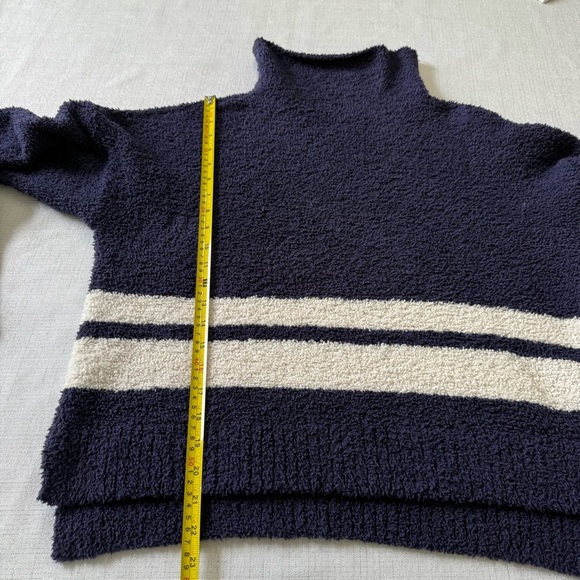 UGG Blue w White Stripes Soft Plush Mock Neck Sweater Size M - Picture 4 of 8
